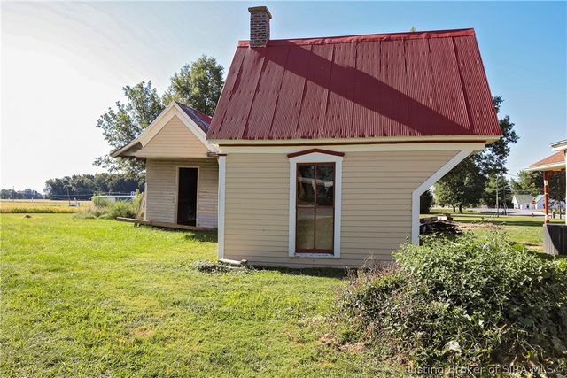 140 S Sycamore Street, Campbellsburg, IN 47108