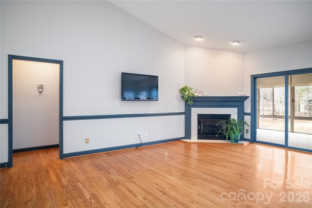 105 Fairway Knoll Drive, Hendersonville, NC 28739