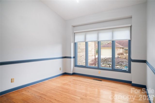 105 Fairway Knoll Drive, Hendersonville, NC 28739