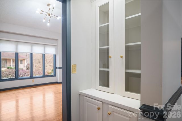 105 Fairway Knoll Drive, Hendersonville, NC 28739