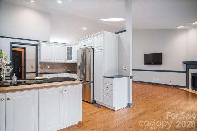 105 Fairway Knoll Drive, Hendersonville, NC 28739