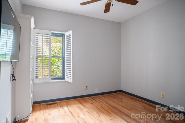 105 Fairway Knoll Drive, Hendersonville, NC 28739