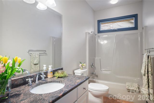 105 Fairway Knoll Drive, Hendersonville, NC 28739