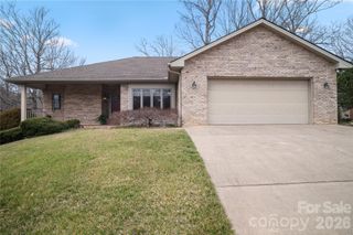 105 Fairway Knoll Drive, Hendersonville, NC 28739