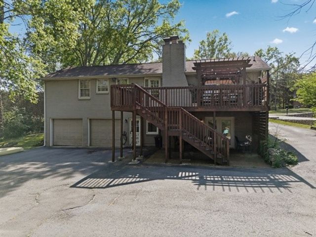 425 Lakeshore Dr, Old Hickory, TN 37138