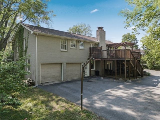 425 Lakeshore Dr, Old Hickory, TN 37138