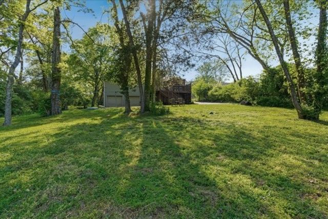 425 Lakeshore Dr, Old Hickory, TN 37138