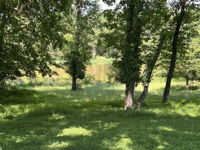 425 Lakeshore Dr, Old Hickory, TN 37138