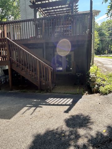 425 Lakeshore Dr, Old Hickory, TN 37138