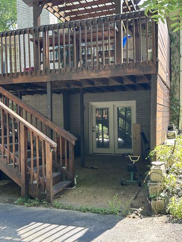 425 Lakeshore Dr, Old Hickory, TN 37138