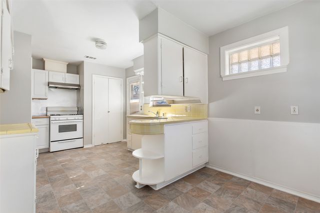 6520 Saint Moritz Avenue, Dallas, TX 75214