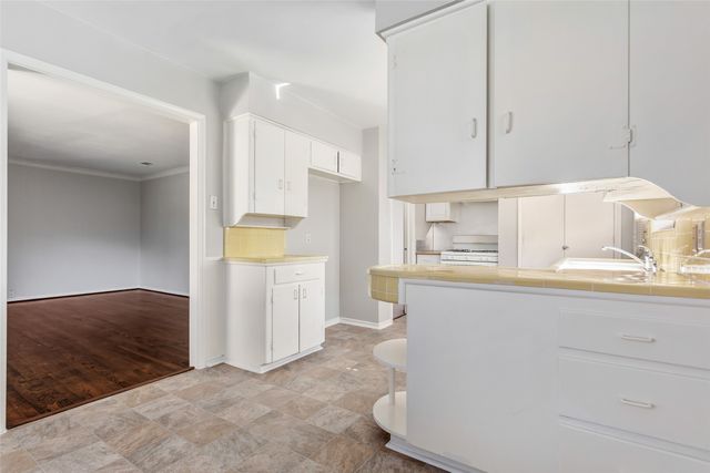 6520 Saint Moritz Avenue, Dallas, TX 75214