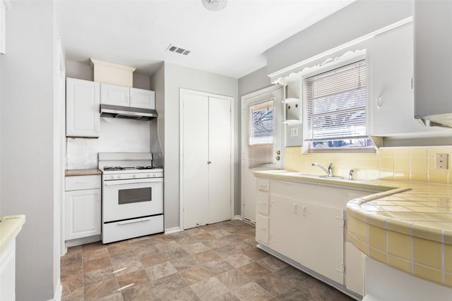 6520 Saint Moritz Avenue, Dallas, TX 75214