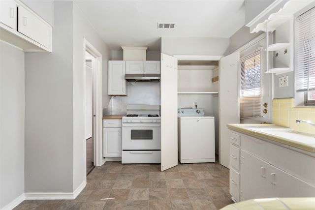 6520 Saint Moritz Avenue, Dallas, TX 75214