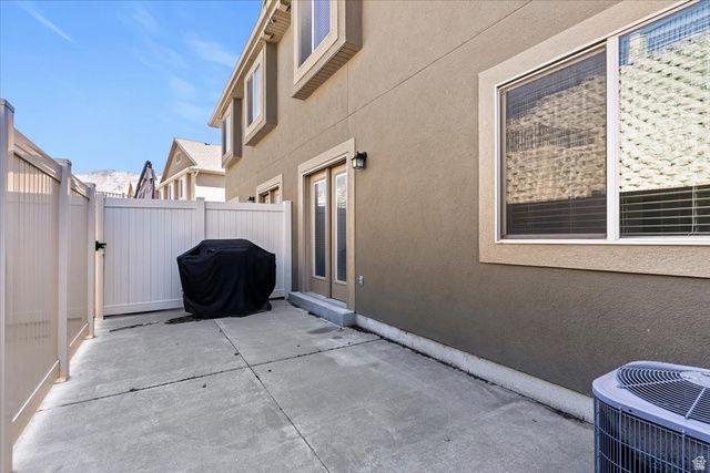 1809 E WHITETAIL DR, Layton, UT 84040