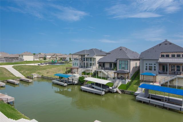 10736 S Lake Mist Lane, Willis, TX 77318