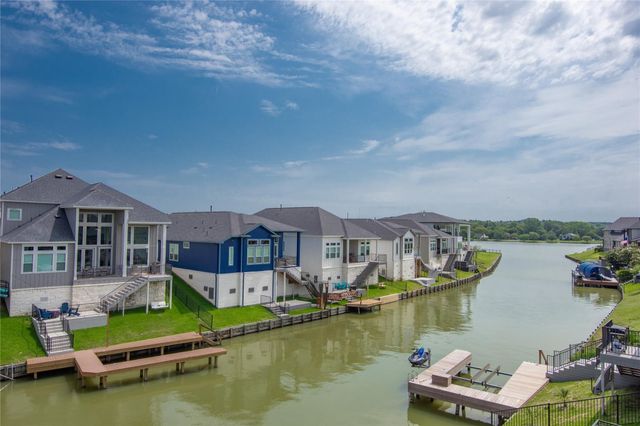 10736 S Lake Mist Lane, Willis, TX 77318