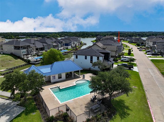 10736 S Lake Mist Lane, Willis, TX 77318