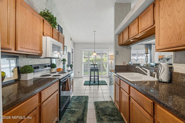1824 DAYTONA Lane, Jacksonville, FL 32218