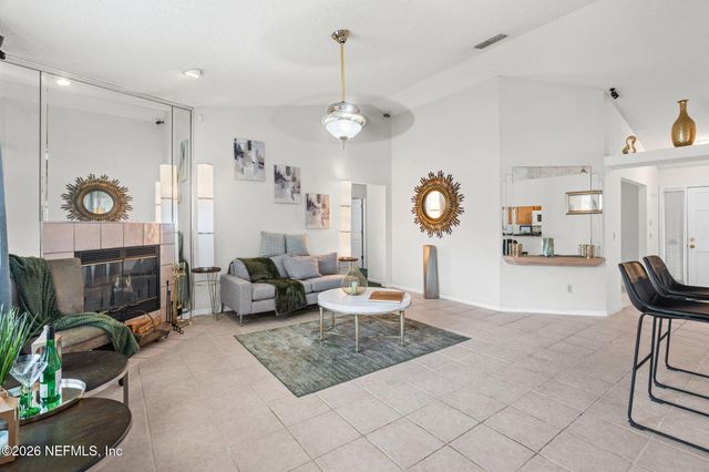1824 DAYTONA Lane, Jacksonville, FL 32218
