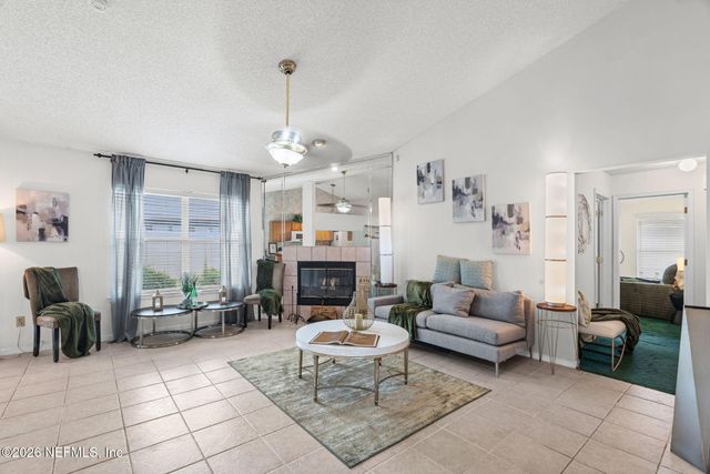 1824 DAYTONA Lane, Jacksonville, FL 32218