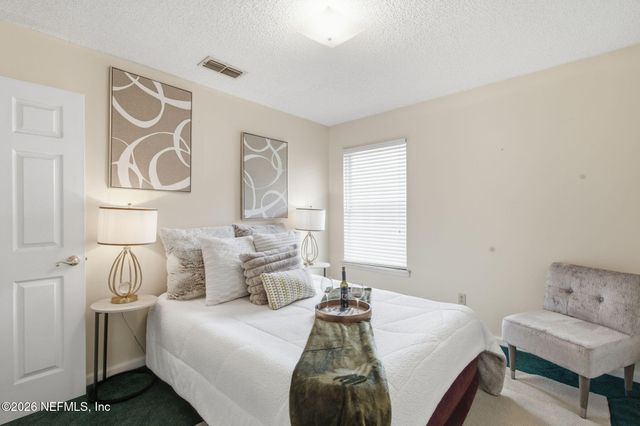 1824 DAYTONA Lane, Jacksonville, FL 32218