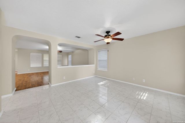 153 SPRINGTREE PKWY, Cibolo, TX 78108