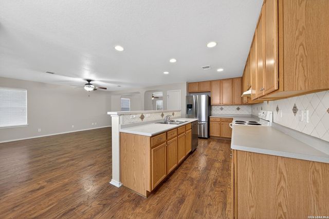 153 SPRINGTREE PKWY, Cibolo, TX 78108