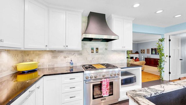 6609 Southdale Road, Edina, MN 55435