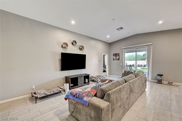 4728 Teton Peak Court, North Las Vegas, NV 89085