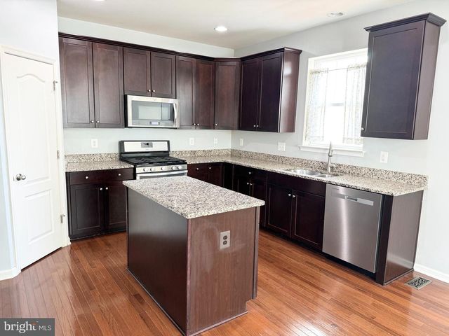 7 COULTER LN, Stafford, VA 22554