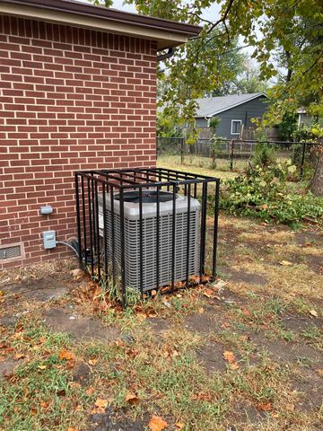 1601 E Del Mar, Wichita, KS 67216