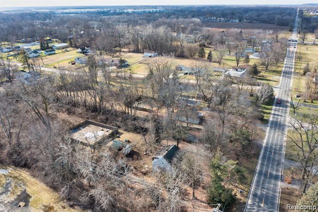 30905 Beverly Road, Romulus, MI 48174