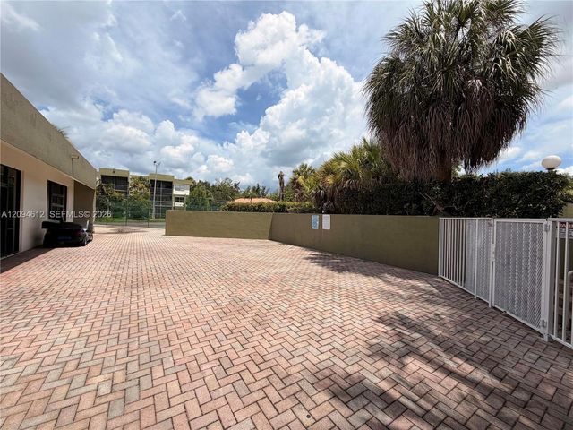 4255 N University Drive 212, Sunrise, FL 33351
