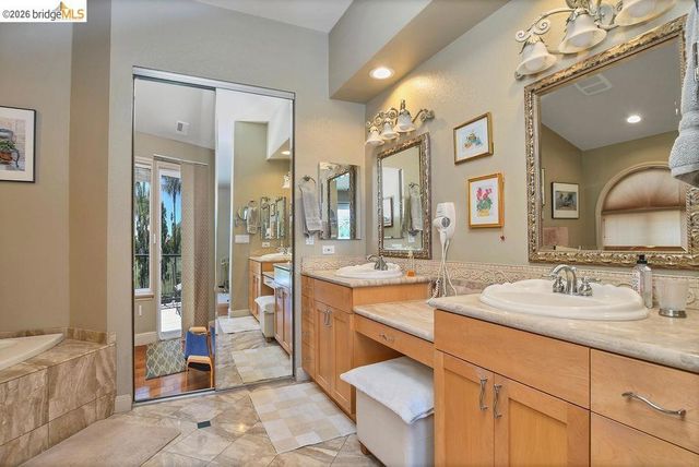 2442 Pinehurst Ct, Discovery Bay, CA 94505