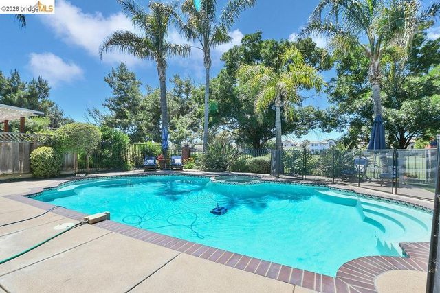 2442 Pinehurst Ct, Discovery Bay, CA 94505