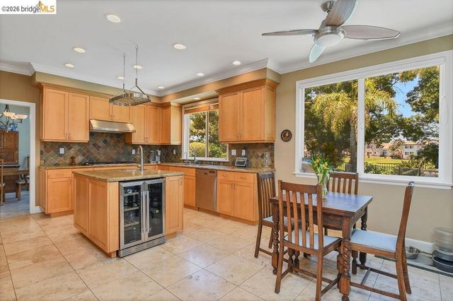 2442 Pinehurst Ct, Discovery Bay, CA 94505