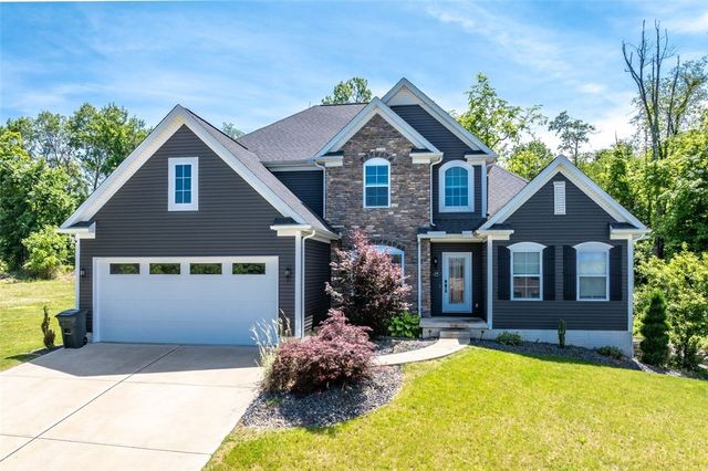 102 Eagle Lane, New Eagle, PA 15067
