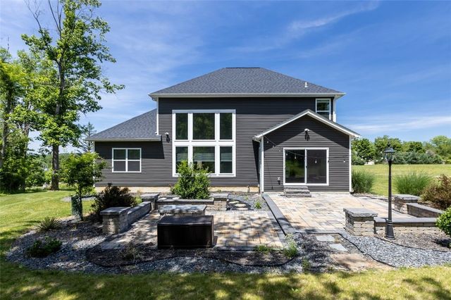 102 Eagle Lane, New Eagle, PA 15067