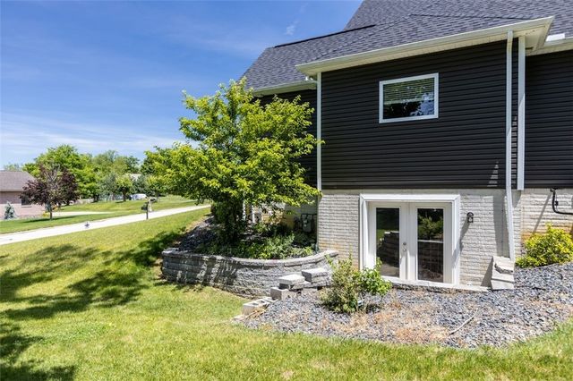102 Eagle Lane, New Eagle, PA 15067