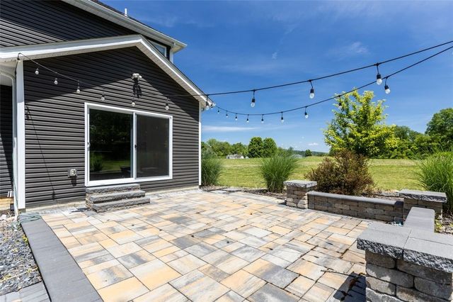 102 Eagle Lane, New Eagle, PA 15067