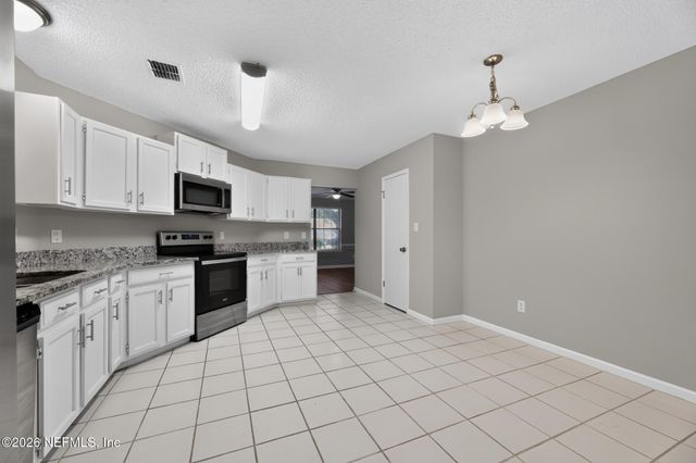 12183 SAFESHELTER Drive S, Jacksonville, FL 32225