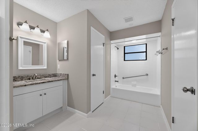 12183 SAFESHELTER Drive S, Jacksonville, FL 32225