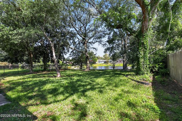 12183 SAFESHELTER Drive S, Jacksonville, FL 32225