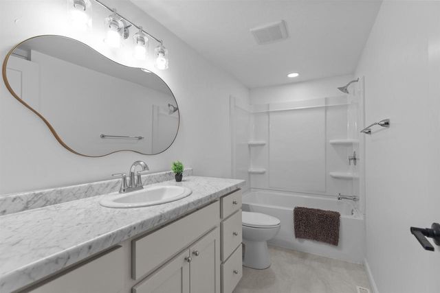 752 LAKECREST DRIVE, Menasha, WI 54952