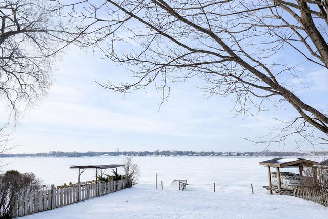 752 LAKECREST DRIVE, Menasha, WI 54952