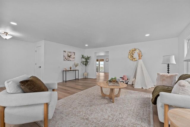 752 LAKECREST DRIVE, Menasha, WI 54952