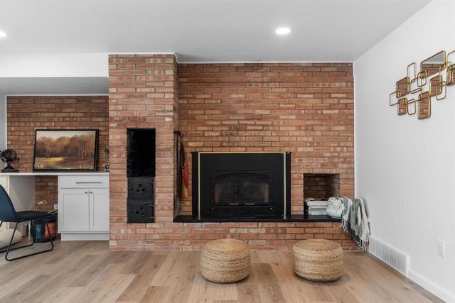 752 LAKECREST DRIVE, Menasha, WI 54952