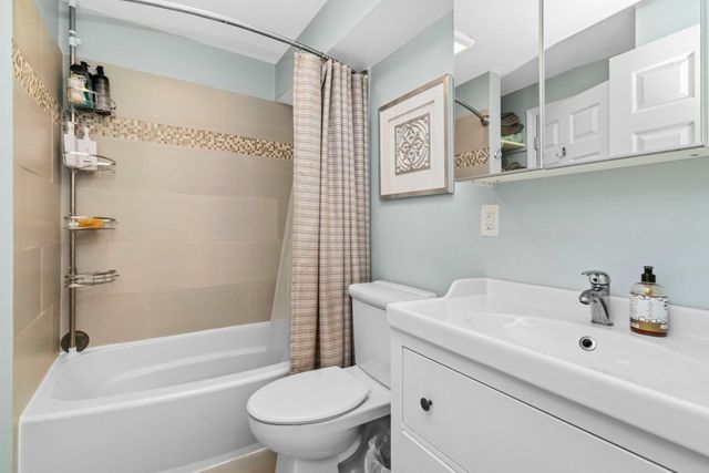 2 Beals Cove Rd K, Hingham, MA 02043