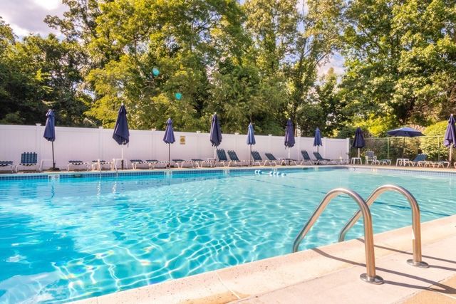 2 Beals Cove Rd K, Hingham, MA 02043